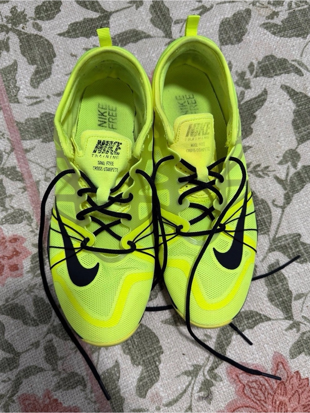 Nike women’s crosstrain shoes size 9